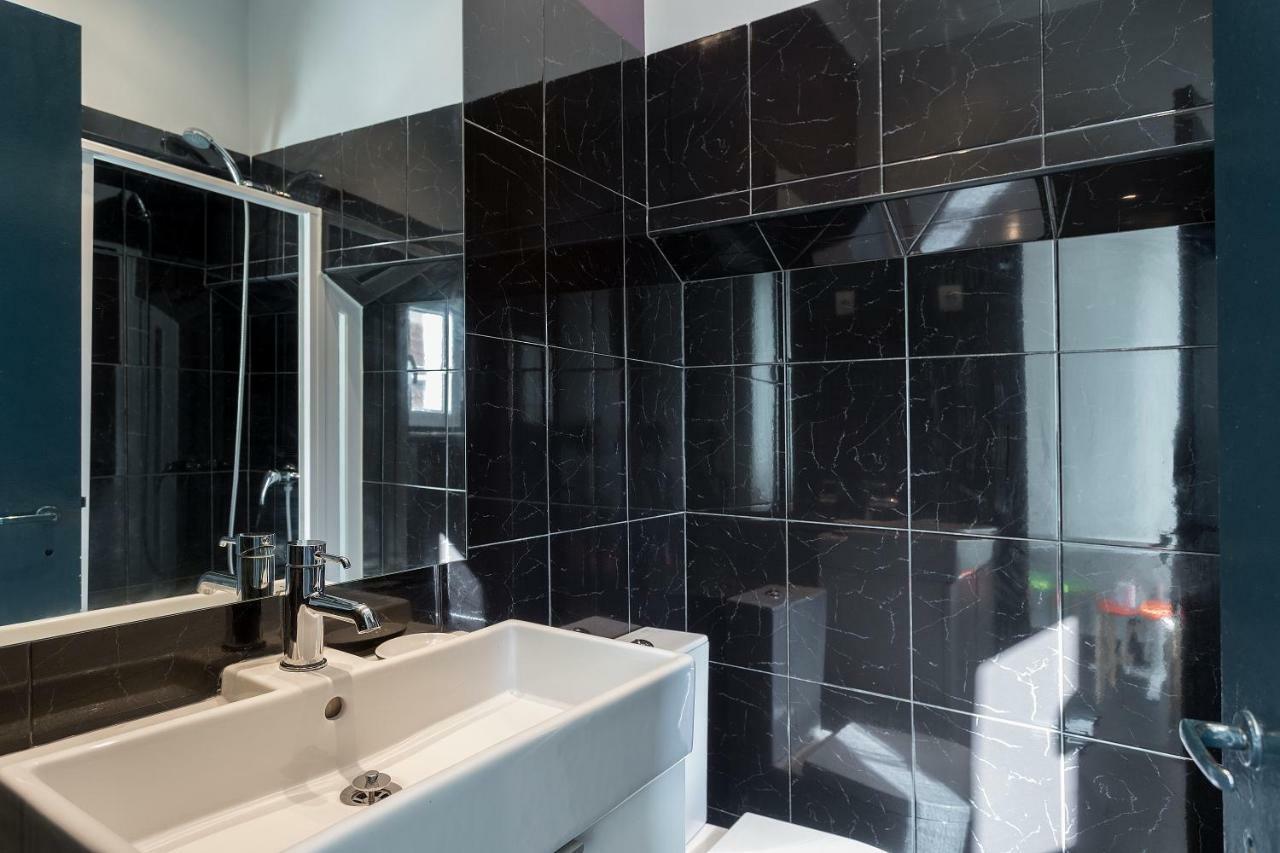 Chiado Bairro Alto, Bright And Newly Renovated 3 Bedroom Apartment, Lisbon Historical Center Exterior photo